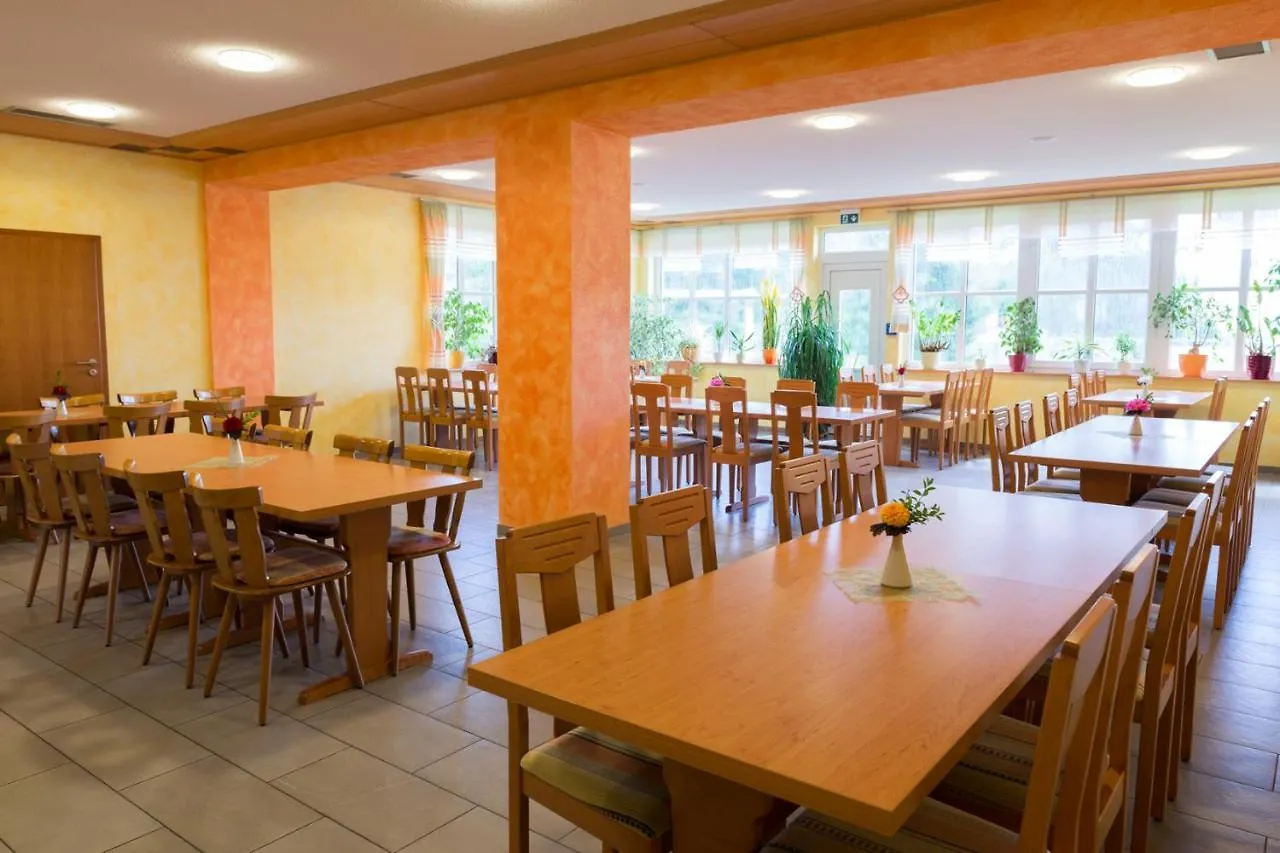 מלון Gollhofen Gasthaus Zum Stern גרמניה